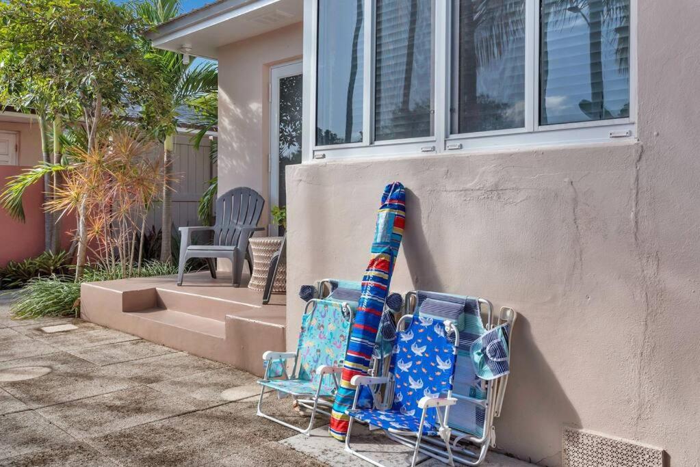Art Deco Apt W Pool One Mile To Beach Pets Welcome Лейк-Ворт Екстер'єр фото