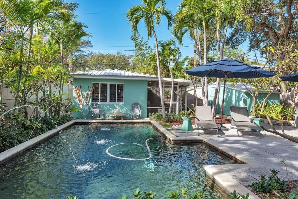 Art Deco Apt W Pool One Mile To Beach Pets Welcome Лейк-Ворт Екстер'єр фото